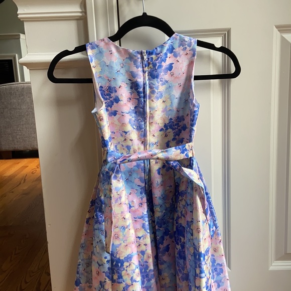 Girls party dress - Picture 2 of 3